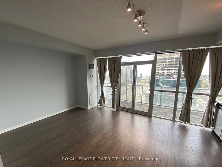352 Front St W #1913 — Photo 2