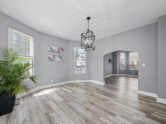 4th image of 9021 S Burley Ave