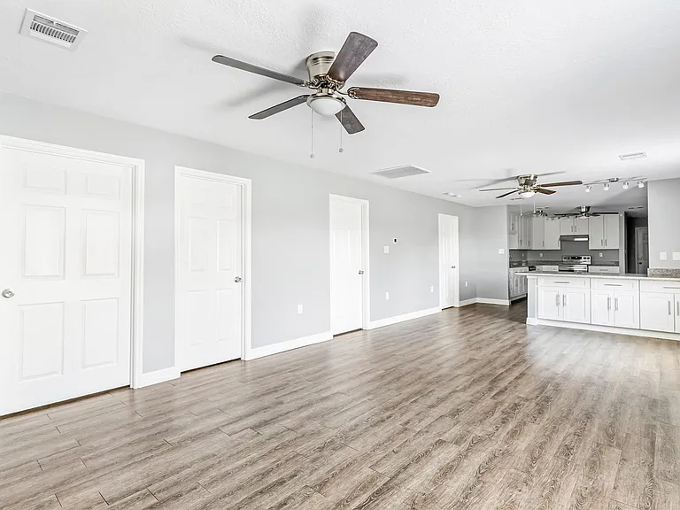 520 E Defee Ave — Photo 7