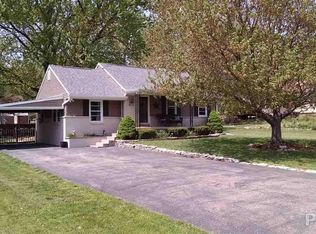 305 Arnold Rd, East Peoria, IL 61611