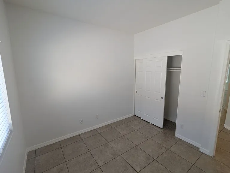 1016 Royal Plum Ln — Photo 4