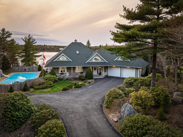 243 Lakeshore Dr, Hammonds Plains, NS B4B 1X1