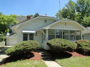 2706 Mackin Rd, Flint, MI 48504