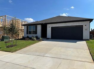 8241 Tomcat Trl, Godley, TX 76044