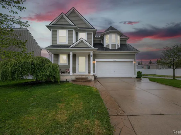50425 Corey Ave, Chesterfield, MI 48051