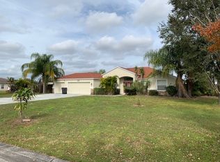 1618 Avondale Ridge Dr, Plant City, FL 33567