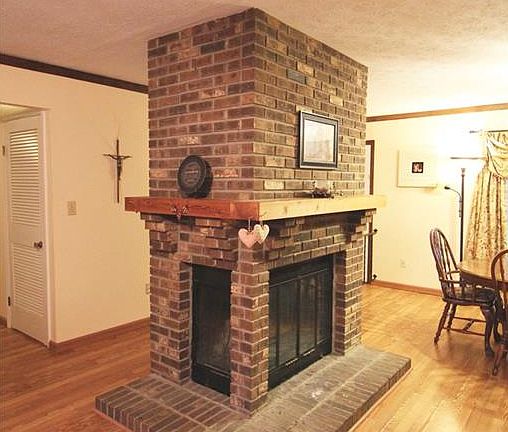 5th image of 3056 Bantam Way