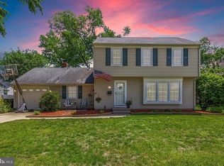 230 Aqua Ln, Delran, NJ 08075