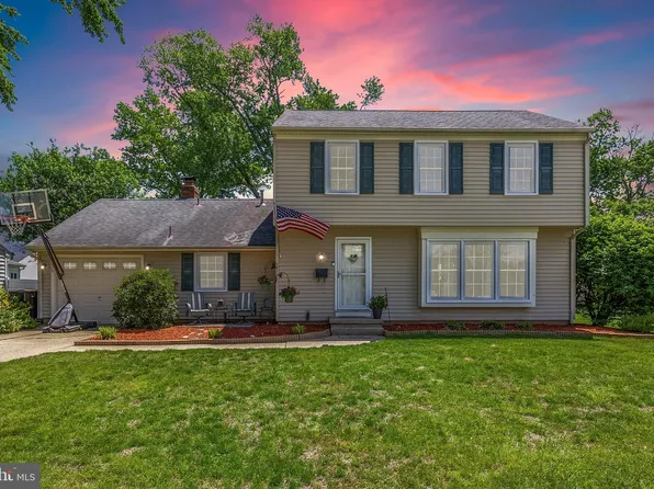 230 Aqua Ln, Delran, NJ 08075