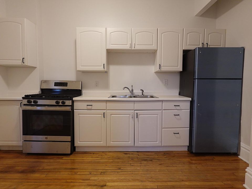 1st image of 2448 Lyndale Ave S #3