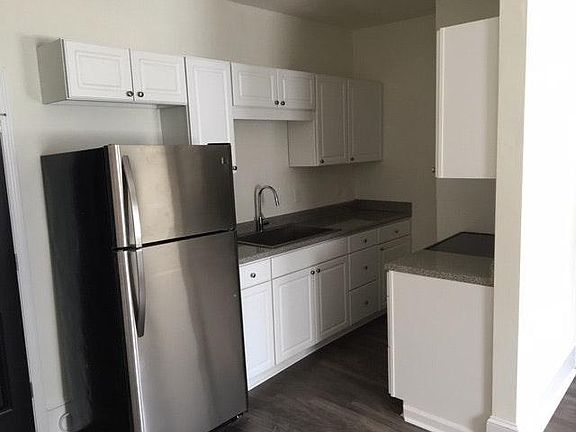 5th image of 412 Walnut Ave SE