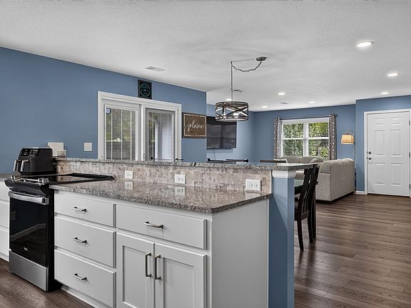 5th image of 5624 SW Foxcroft North Cir Unit 3