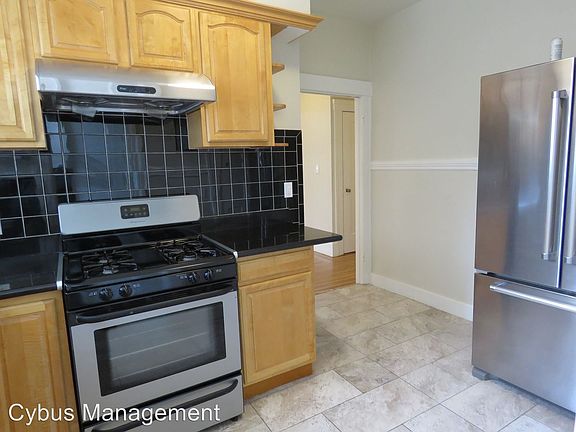 2nd image of 1562 Vallejo St APT 4