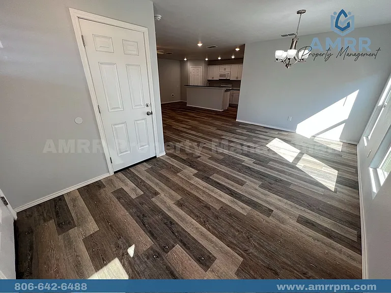 5609 Jarvis St — Photo 2
