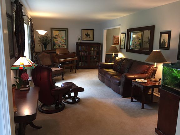 3rd image of 3009 Pine Orchard Dr