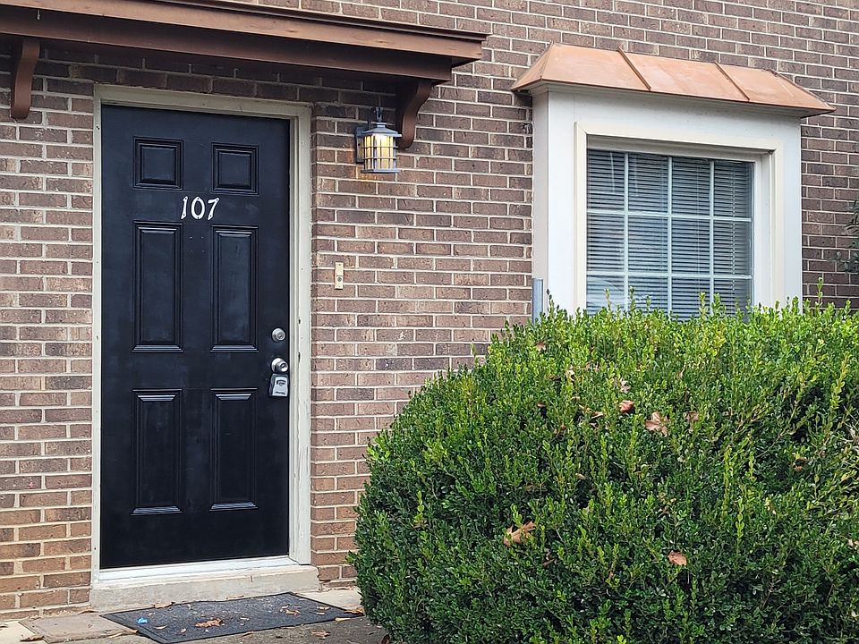 1st image of 107 Royal Forest Ct
