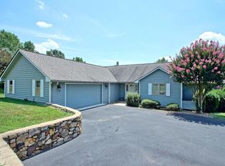 65 Bay Front Rd, Penhook, VA 24137
