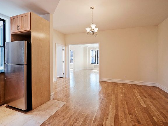 4th image of 260 W 72nd St APT 9C