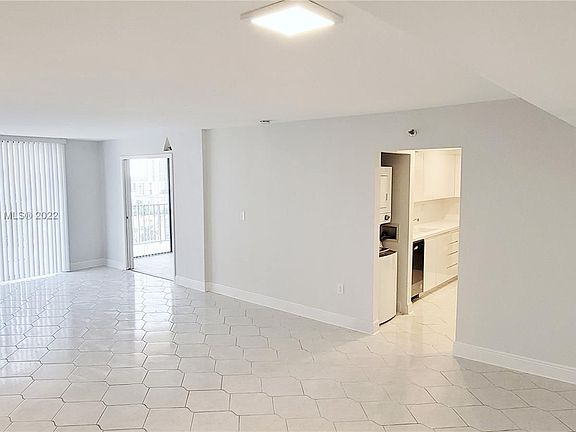 2nd image of 210 174th St APT 1405