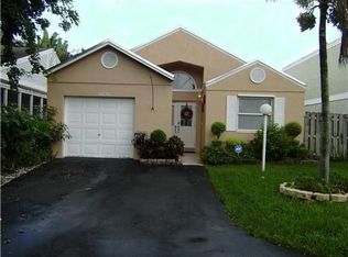 10030 SW 222nd St, Cutler Bay, FL 33190