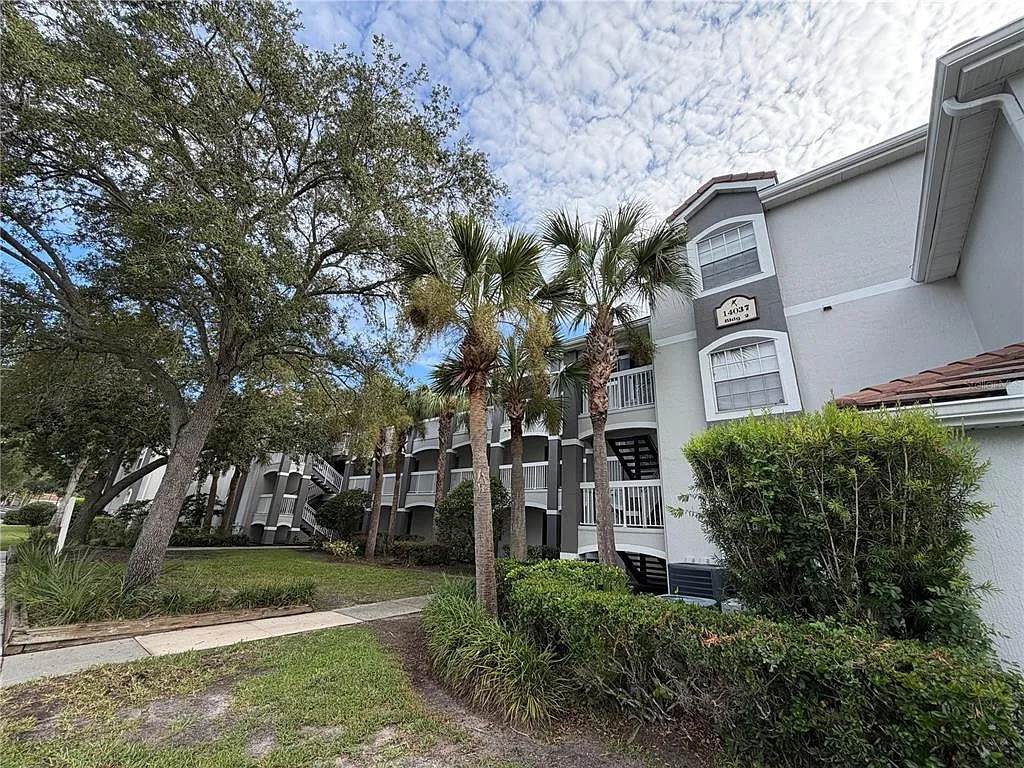 2 bed, 2.0 bath, 1288 sqft, $1,800 — Photo 1