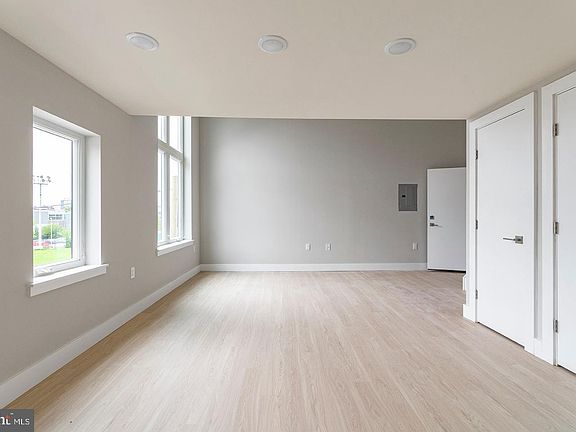 3rd image of 1834 Frankford Ave #B