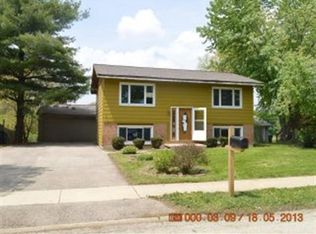 1070 Mark St, South Elgin, IL 60177