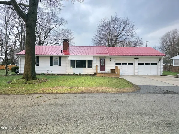 711 Natlin Dr, Fostoria, OH 44830