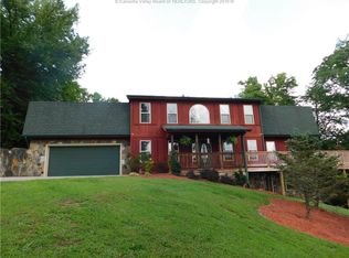 420 Rough Ridge Rd, Hurricane, WV 25526