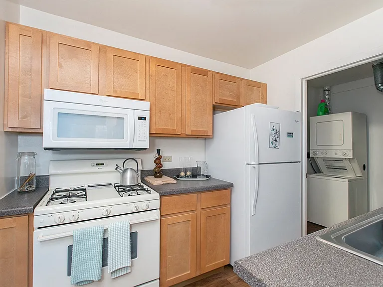 Arlington Club Apartments — Photo 16