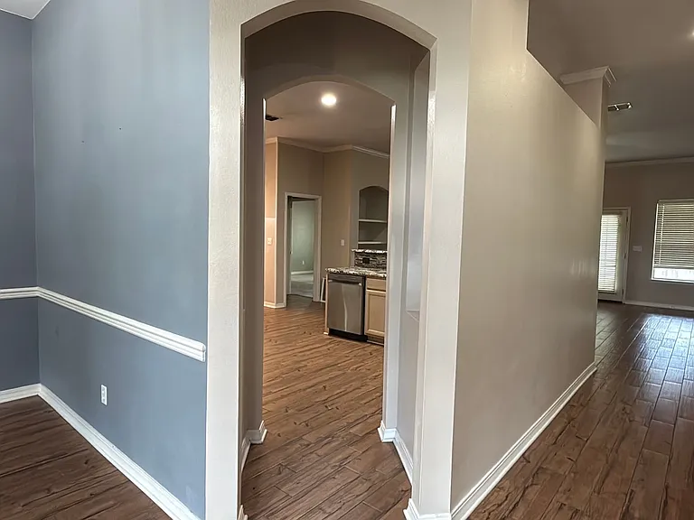 9812 Kings Pointe Dr — Photo 10