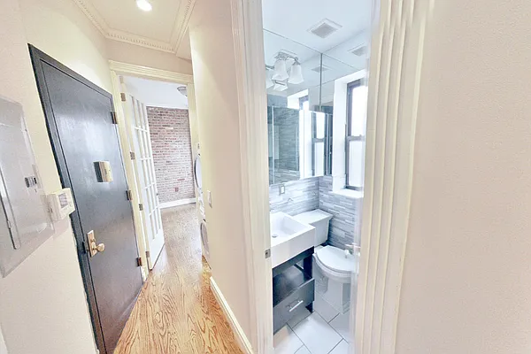 Rented by Centennial Properties NY | media 162