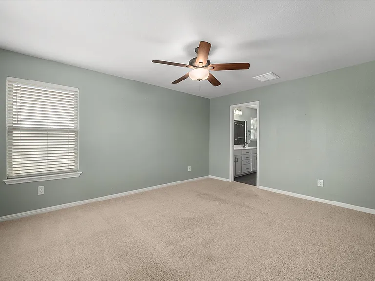 101 Lambert St — Photo 17