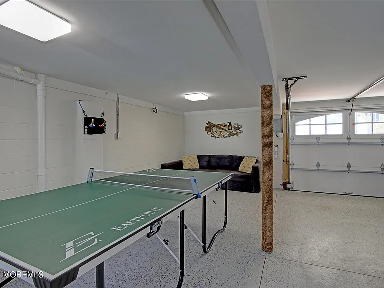 222 Hiering Ave — Photo 16