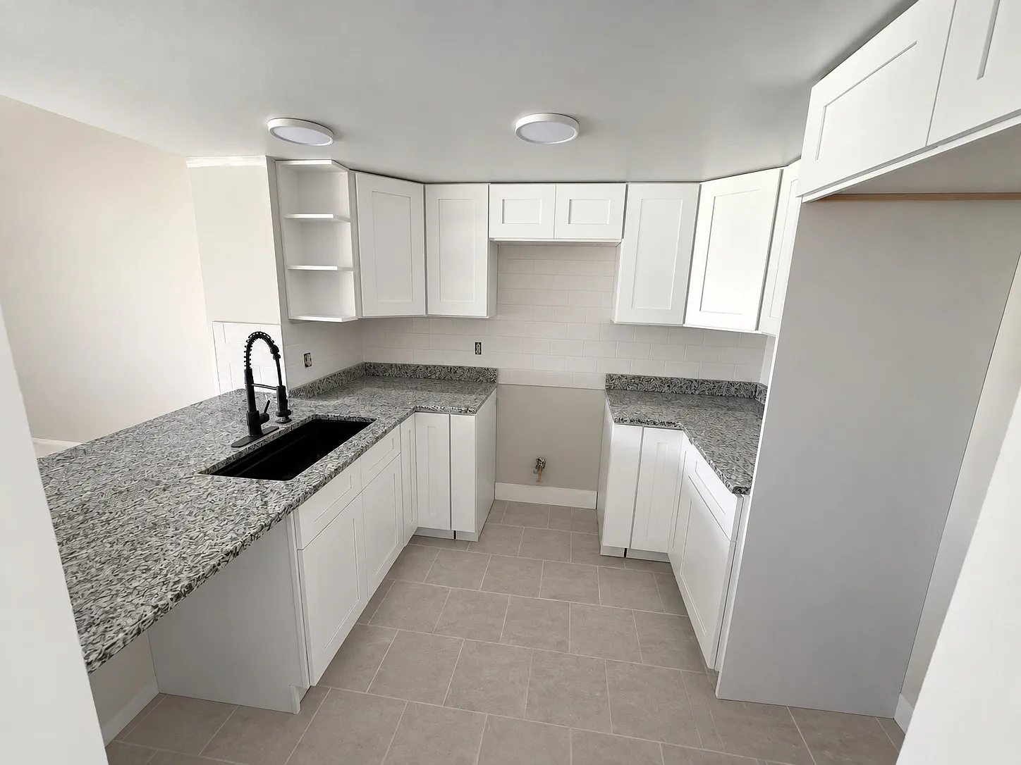 2 bed, 975 sqft, $1,500 — Photo 4