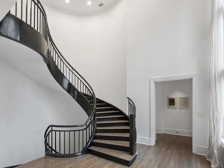997 Davis Dr — Photo 42