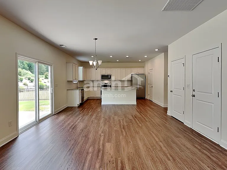 116 Ashton Park Dr — Photo 4