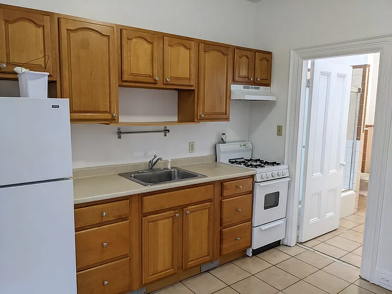 51 Dana St #2 — Photo 6