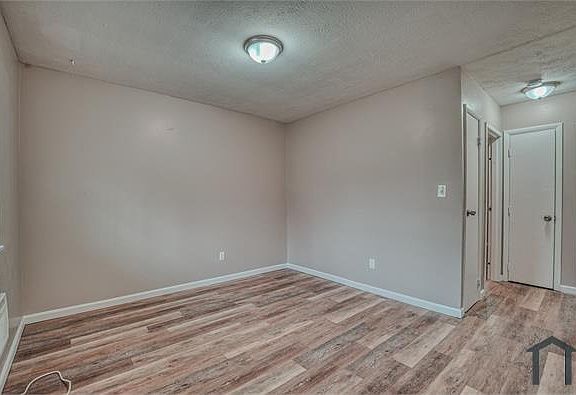 5th image of 2735 Joyce Ave #C