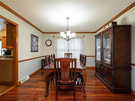 5th image of 100 Glenbrook Dr