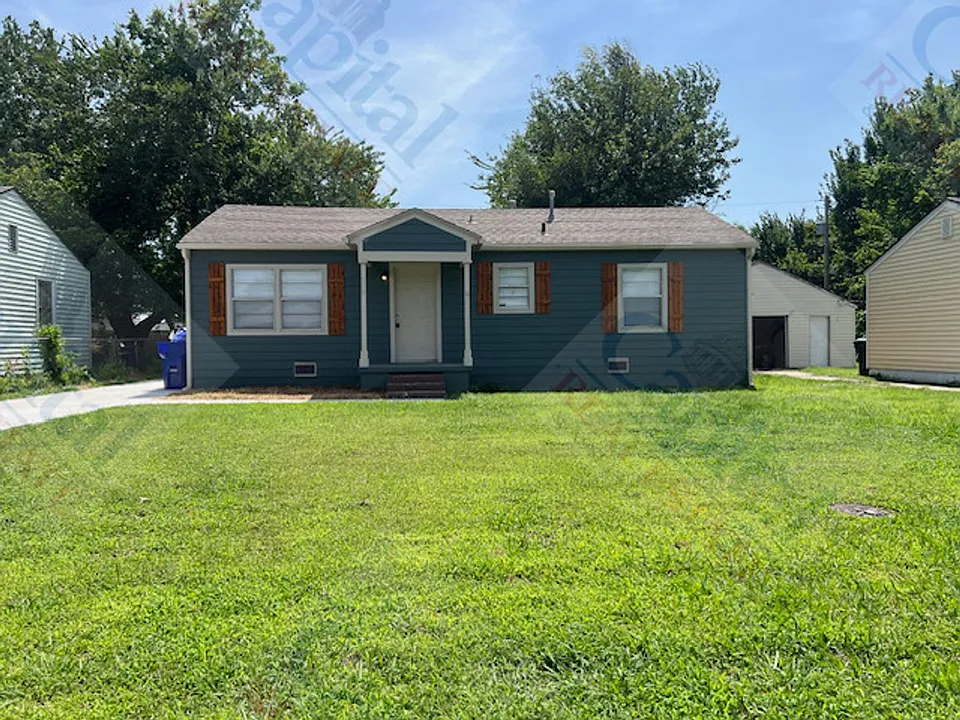 806 Bell Dr