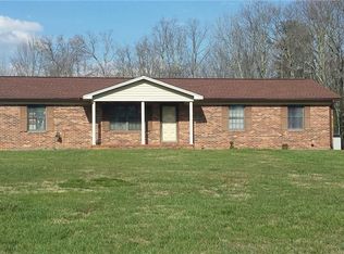 1174 Slate Mountain Rd, Mount Airy, NC 27030