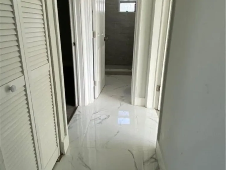 21043 Gladis Ave — Photo 5