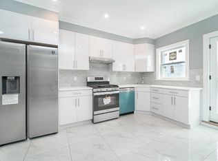 22-50 38th St #2B, Astoria, NY 11105