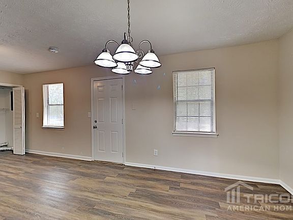 5th image of 3638 Mansfield Ln