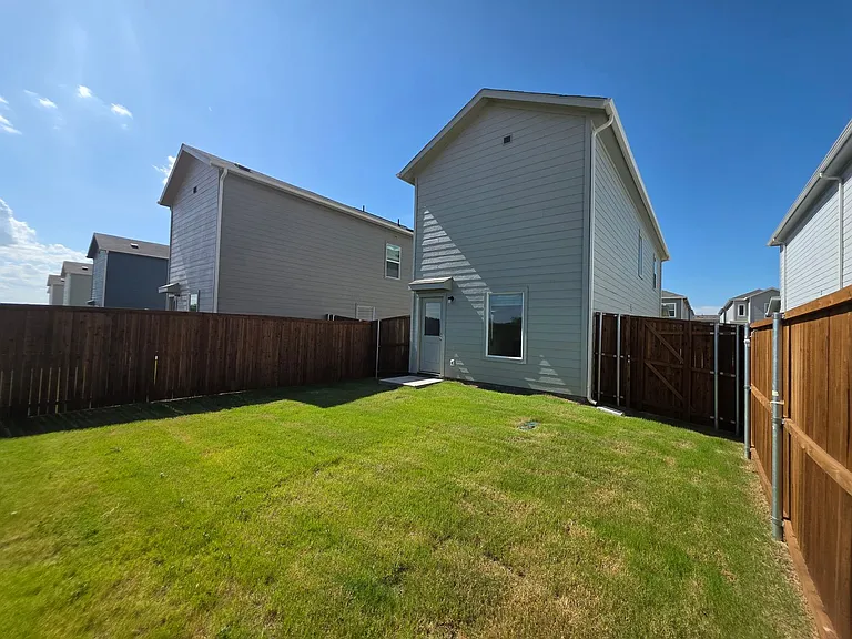 12144 Morgan Dr — Photo 16