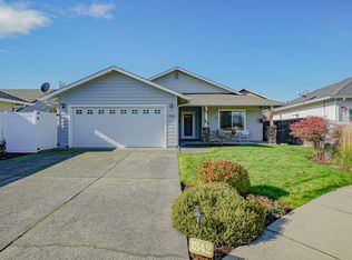 1342 Redfin Ln, Grants Pass, OR 97527