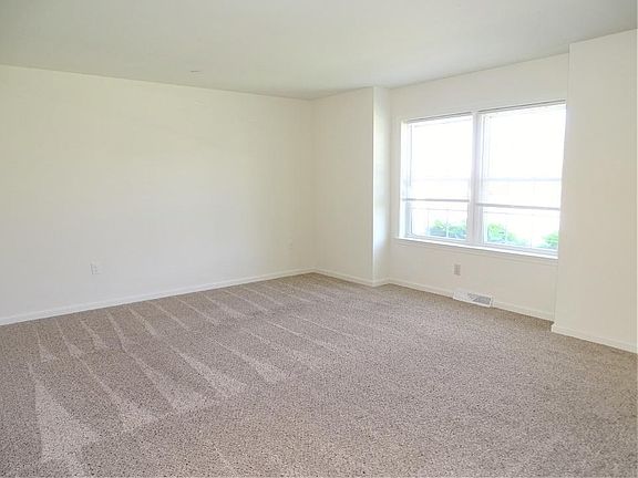 3rd image of 312 Meadow View Dr