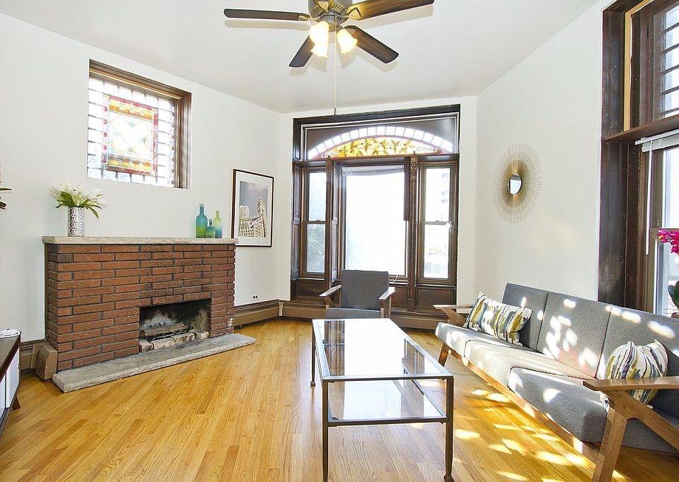 2nd image of 2270 N Lincoln Ave #02