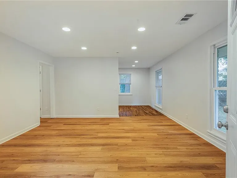 834 Wilson Cir SW — Photo 10